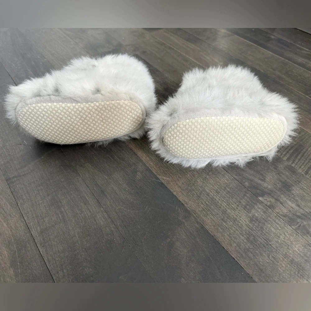 RH Baby luxe fur booties, preowned